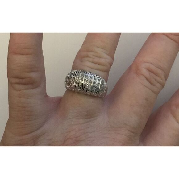 Stunning New 1/4 Carat Genuine Diamond Dome Ring Sz 8 - Picture 2 of 6